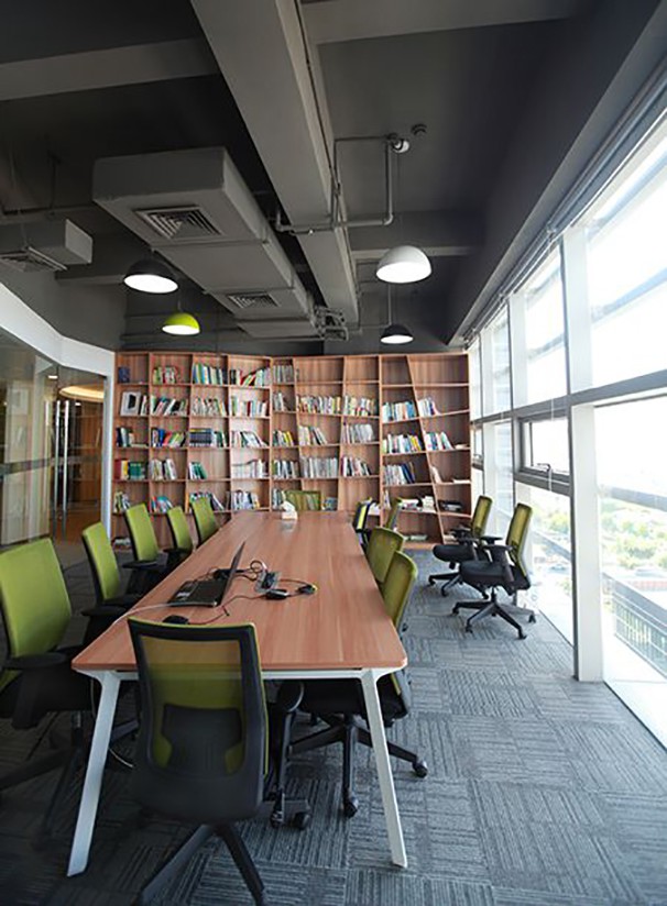 書架辦公室設(shè)計(jì)實(shí)景圖