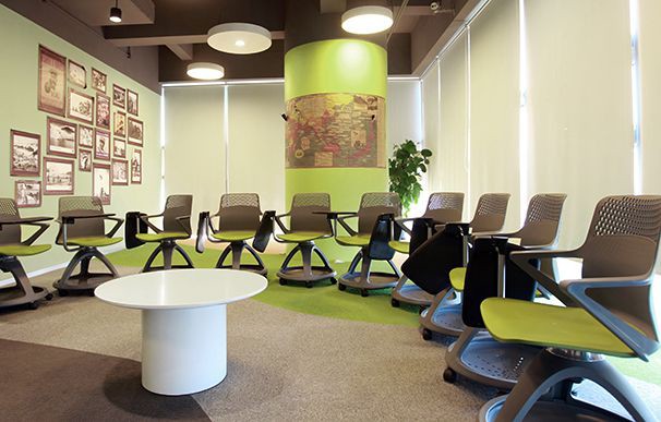 會議室設(shè)計(jì)辦公室裝修實(shí)景圖